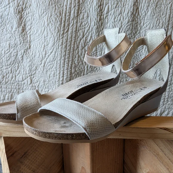 Naot Pixie Women's Sandals with Ankle Strap - Picture 2 of 6